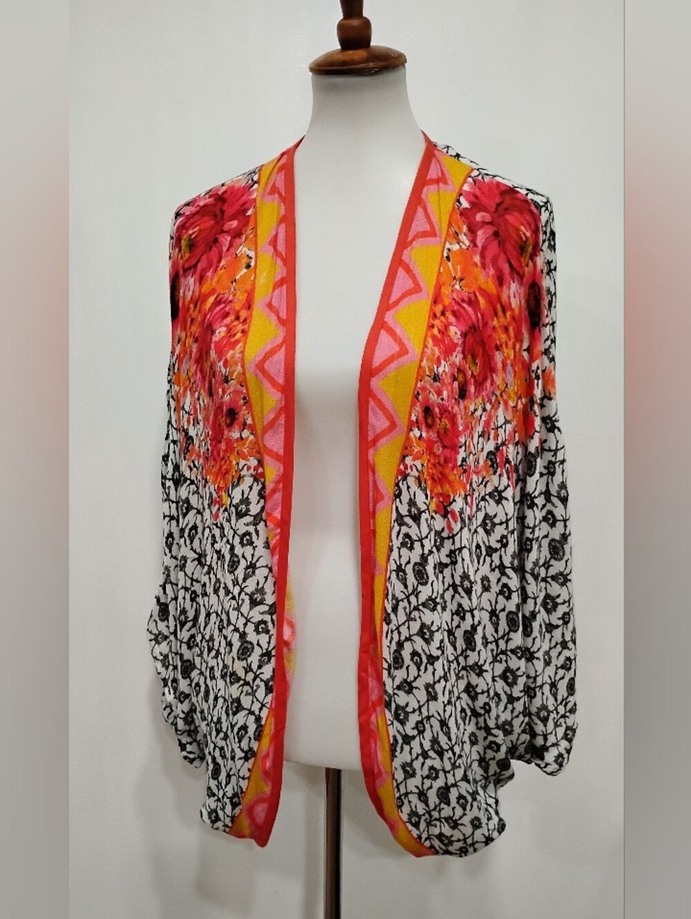 BLANK LONDON OPEN STYLE TOP